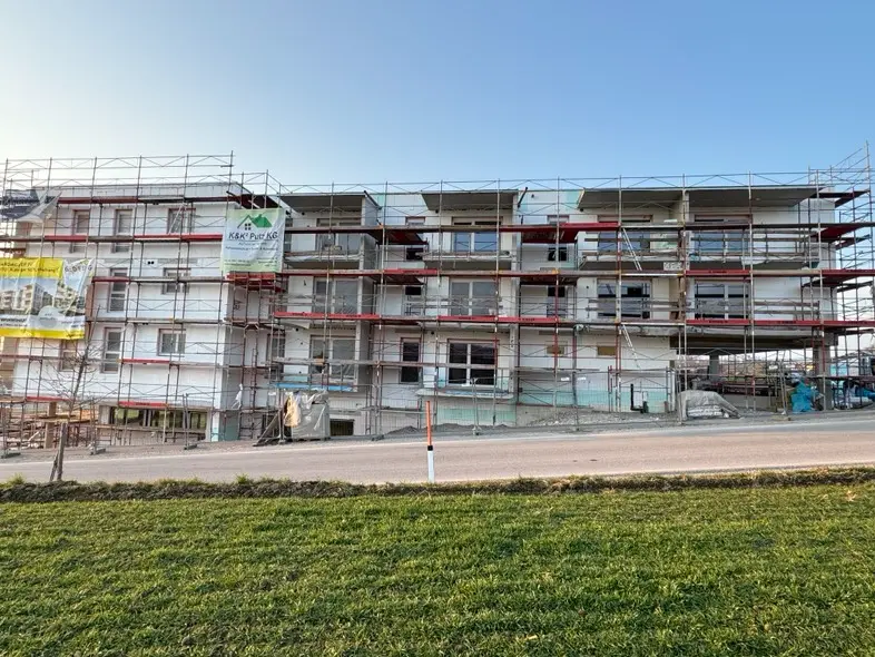 Fassadenprojekte Linz — Vollwärmeschutz Mehrfamilienhaus Referenz